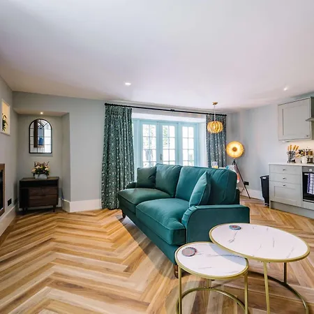 Ferienhaus Beautiful Grade 2 Listed Building- Single Dwelling