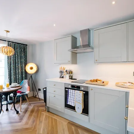 Ferienhaus Beautiful Grade 2 Listed Building- Single Dwelling *