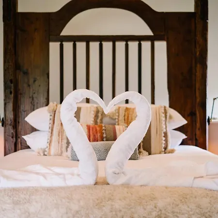 Beautiful Grade 2 Listed Building- Single Dwelling Bowness-on-Windermere