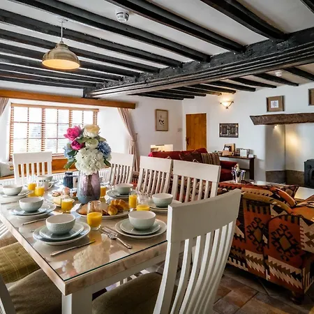 Beautiful Grade 2 Listed Building- Single Dwelling 보우네스온윈더미어