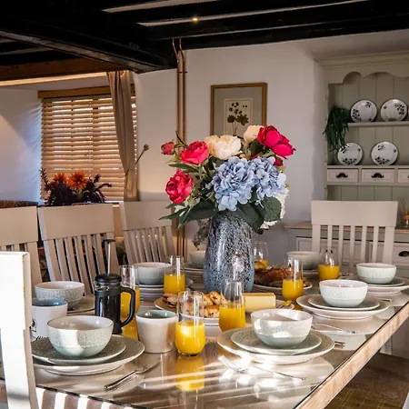 Beautiful Grade 2 Listed Building- Single Dwelling 펜션 보우네스온윈더미어