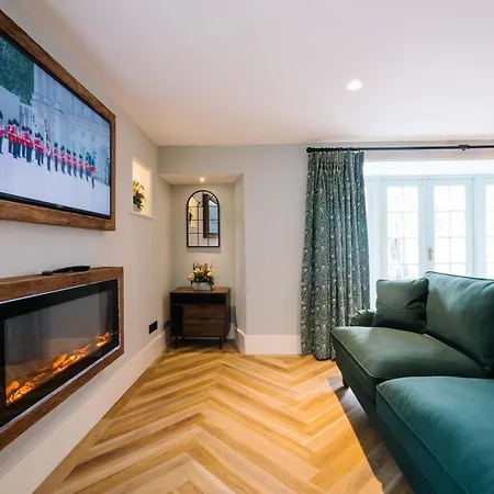 Beautiful Grade 2 Listed Building- Single Dwelling * Bowness-on-Windermere