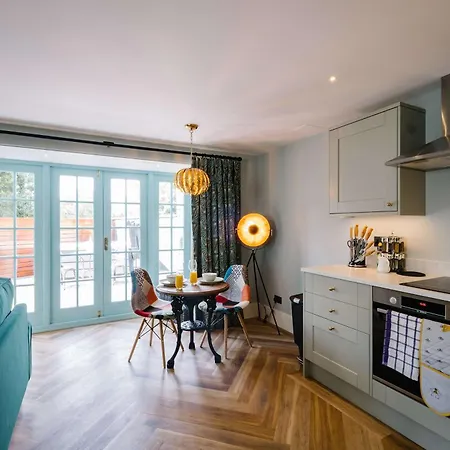 Beautiful Grade 2 Listed Building- Single Dwelling Сasa de vacaciones *