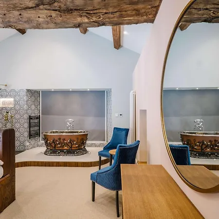 Beautiful Grade 2 Listed Building- Single Dwelling 펜션