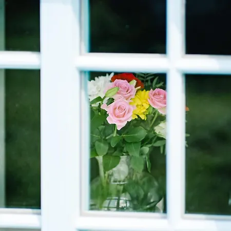 펜션 Beautiful Grade 2 Listed Building- Single Dwelling 보우네스온윈더미어