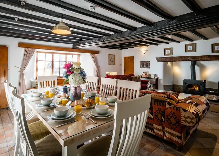 Beautiful Grade 2 Listed Building- Single Dwelling Bowness-on-Windermere