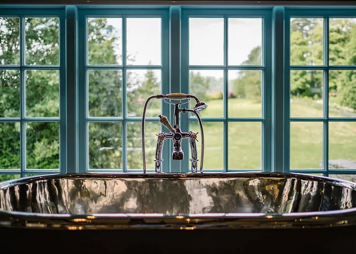 Beautiful Grade 2 Listed Building- Single Dwelling * Bowness-on-Windermere