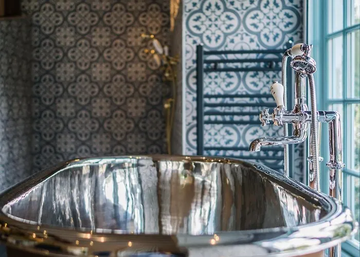 Beautiful Grade 2 Listed Building- Single Dwelling * Bowness-on-Windermere