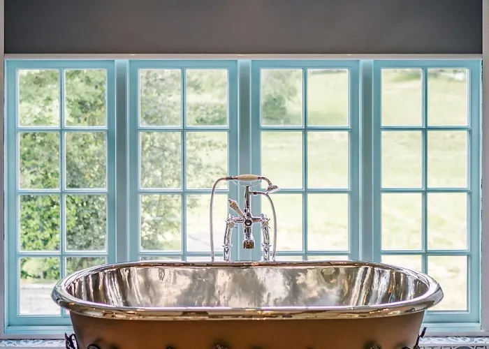 Casa de Férias Beautiful Grade 2 Listed Building- Single Dwelling Bowness-on-Windermere