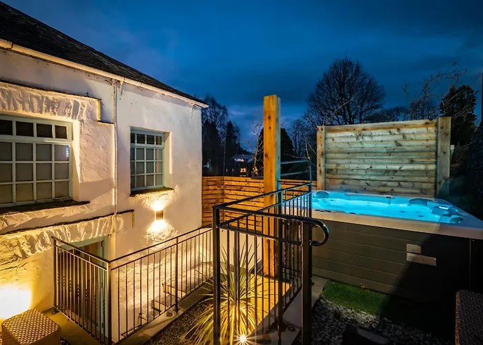 Casa de Férias Beautiful Grade 2 Listed Building- Single Dwelling Bowness-on-Windermere