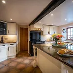 Feriehus Beautiful Grade 2 Listed Building- Single Dwelling Bowness-on-Windermere
