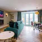 Feriehus Beautiful Grade 2 Listed Building- Single Dwelling Bowness-on-Windermere
