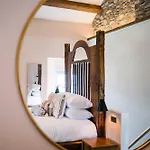 Beautiful Grade 2 Listed Building- Single Dwelling Feriehus
