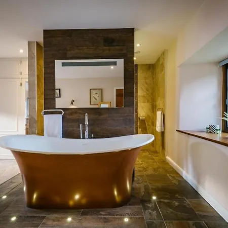 Holiday home Beautiful Grade 2 Listed Building- Single Dwelling Bowness-on-Windermere