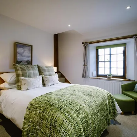 Beautiful Grade 2 Listed Building- Single Dwelling Holiday home Bowness-on-Windermere